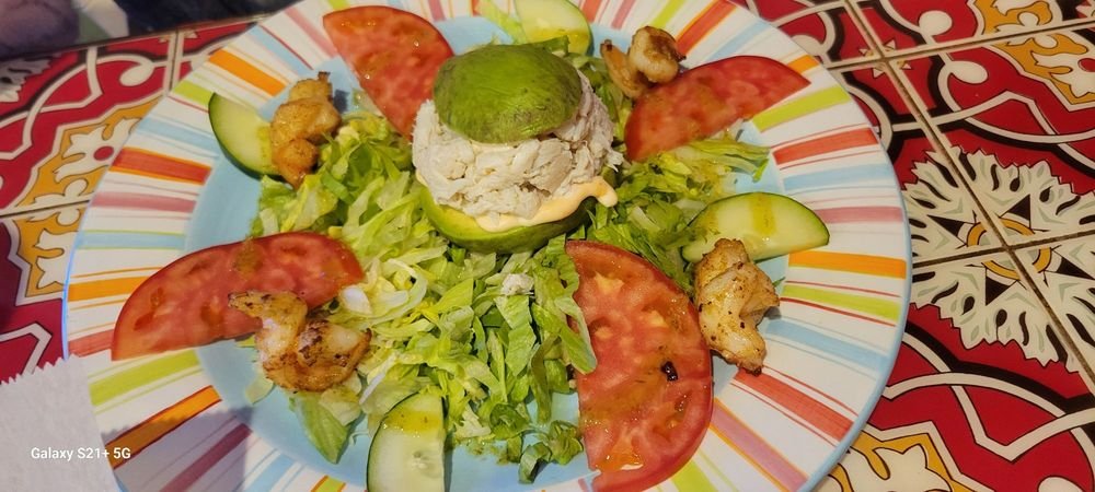 Shrimp salad with avocado