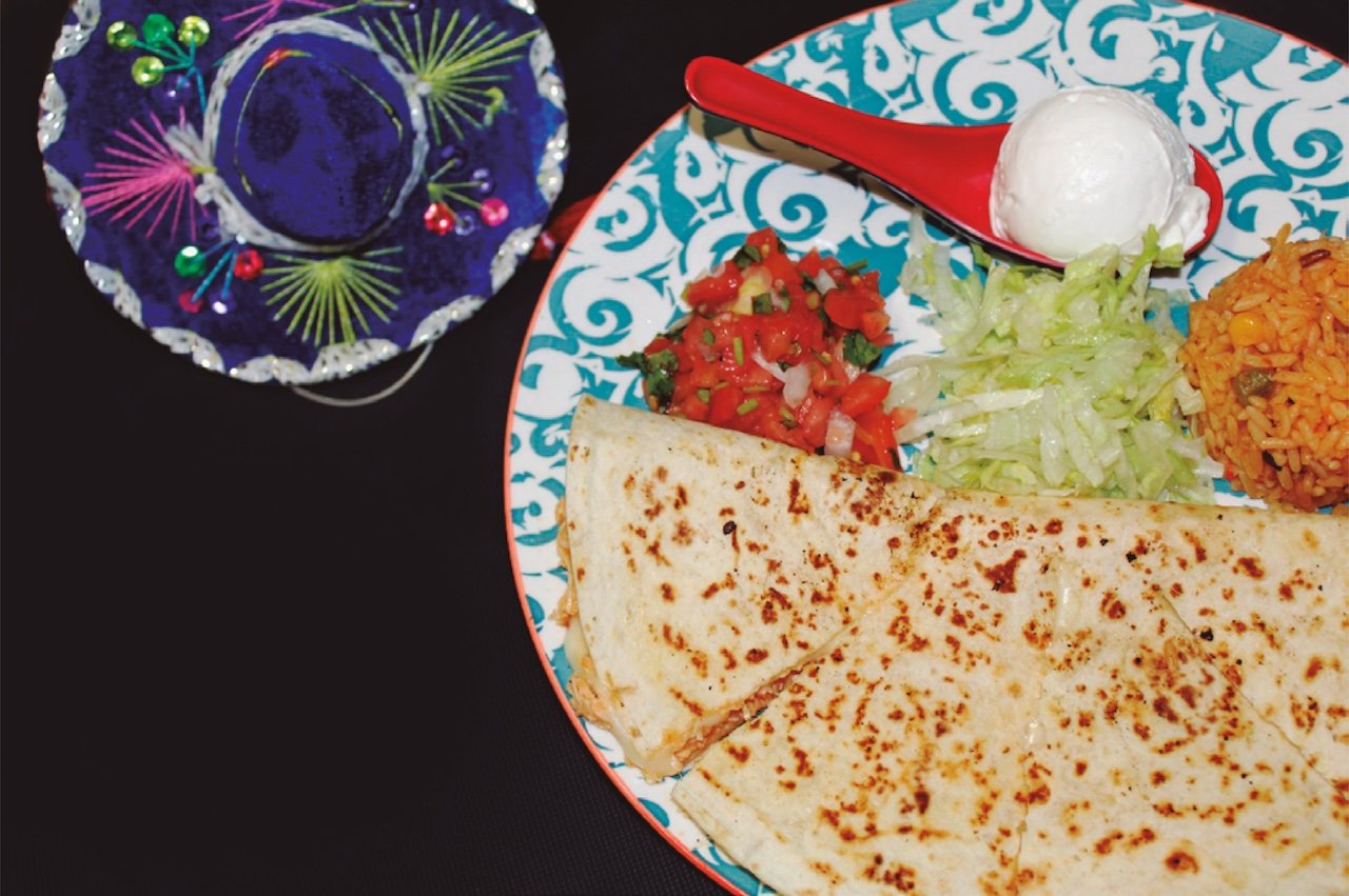 Quesadilla with pico de gallo and rice